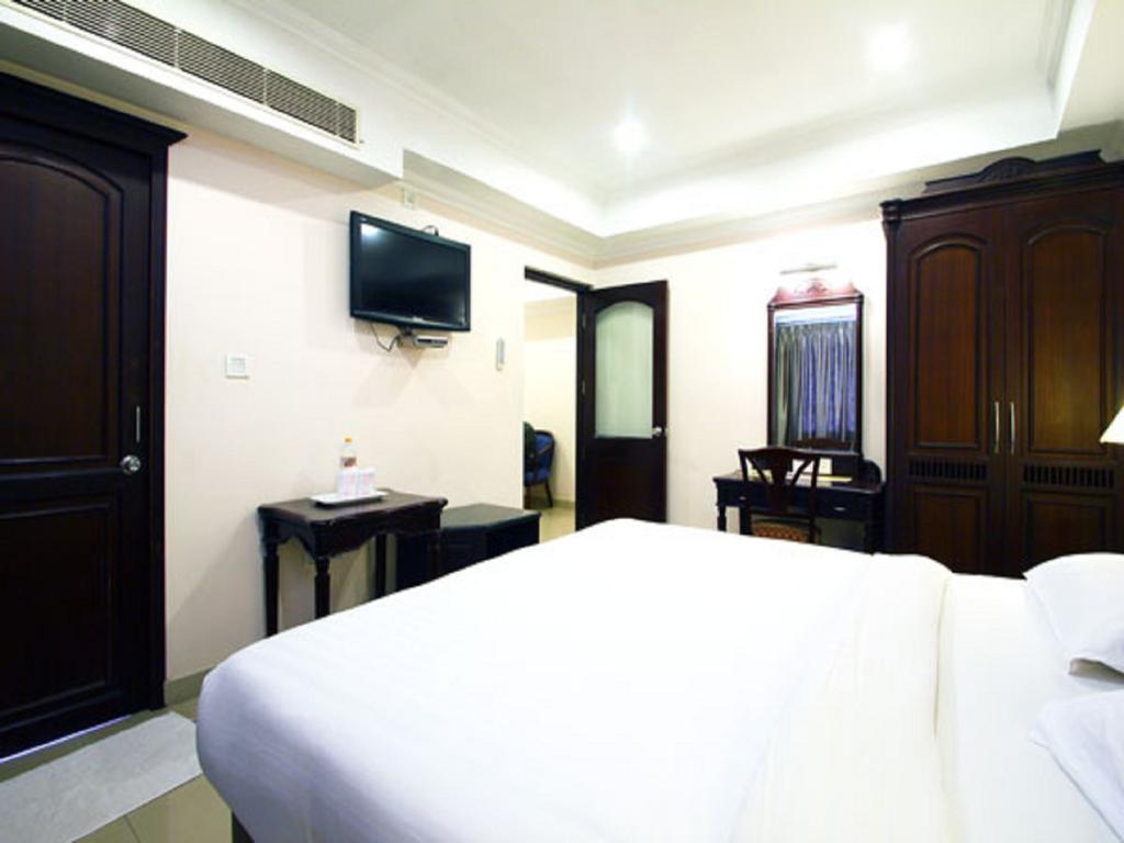 The Ruby Arena Hotel Thiruvananthapuram Room photo